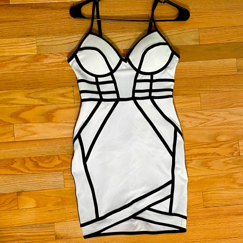 BRAND NEW Charlotte Russe Dress size small ❤️